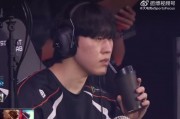 哭了！？网友发现第三局BP阶段Zeka疑似在抽泣